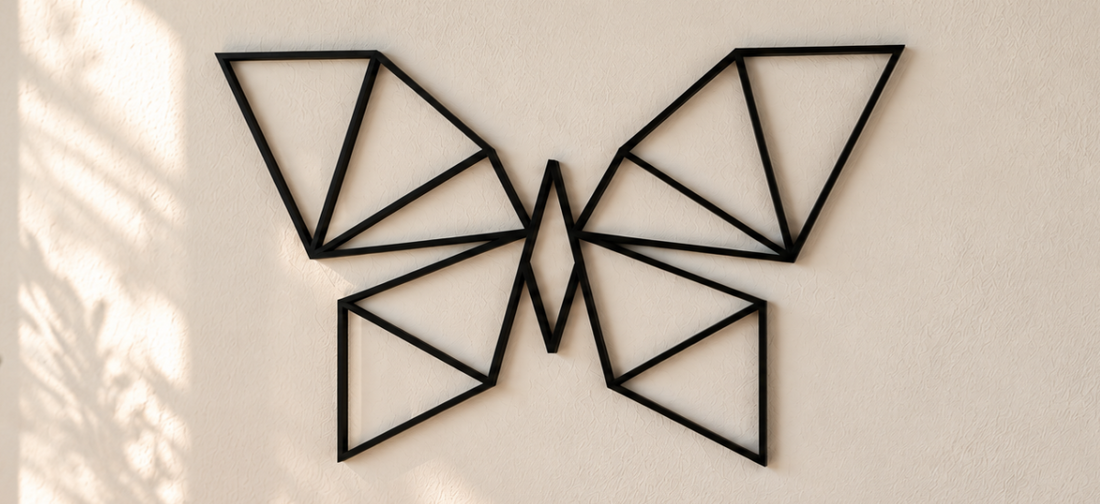 DIY geometrische vlinder van ijsstokjes maken